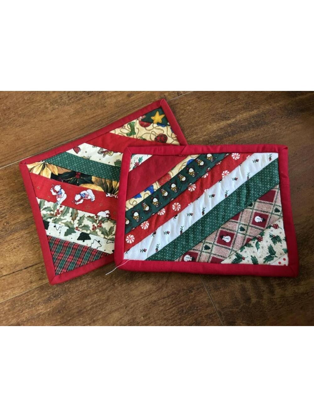 Set of 2 Handmade Quilted Christmas Pot Holders